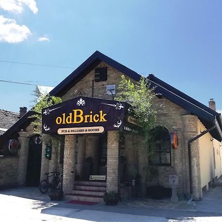 Oldbrick Pub Ξενοδοχείο Σόμπορ Εξωτερικό φωτογραφία