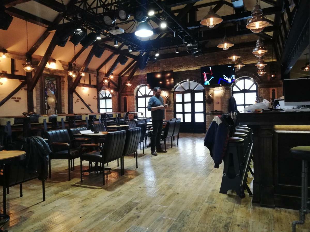Oldbrick Pub Ξενοδοχείο Σόμπορ Εξωτερικό φωτογραφία