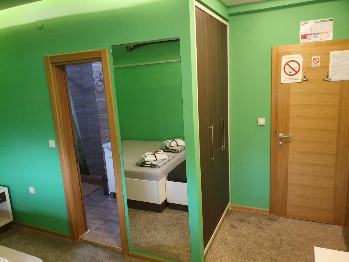 Oldbrick Pub Ξενοδοχείο Σόμπορ Εξωτερικό φωτογραφία